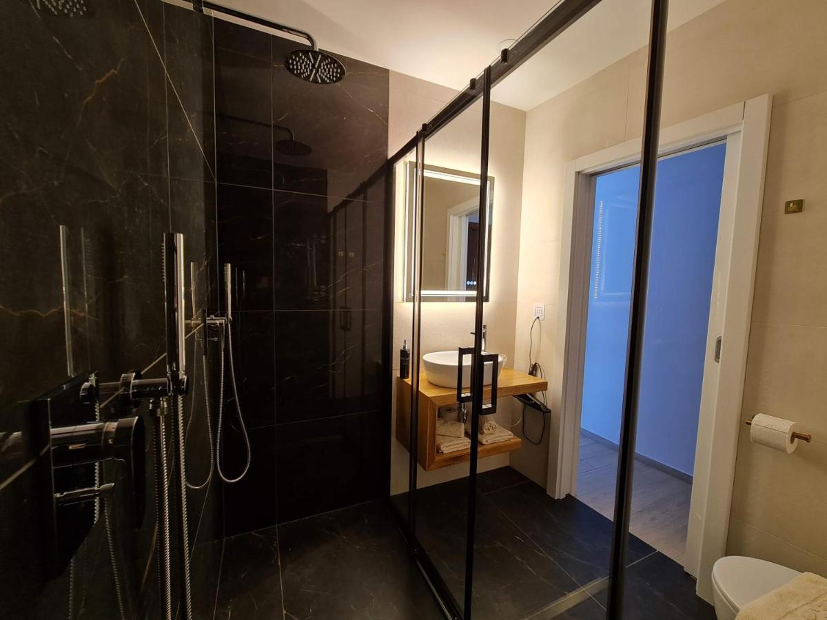 Restaurant & Apartments Getaway Pri Kobalu Vipava Exterior photo